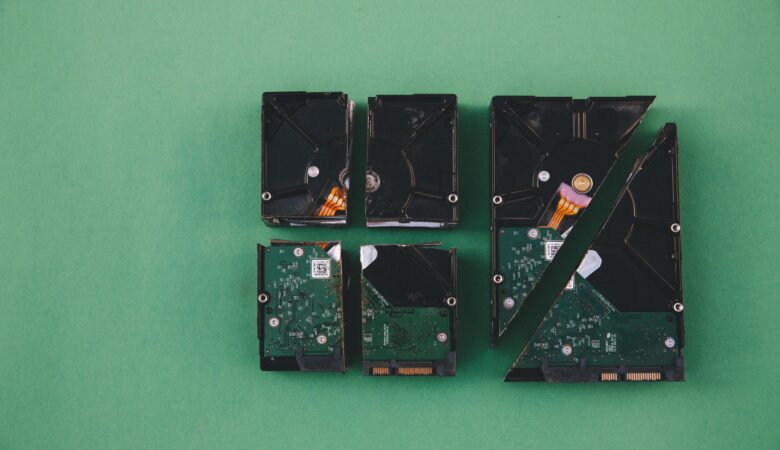 SSD Vs HDD In Dedicated Server Hosting: Which Is Faster And More Reliable?