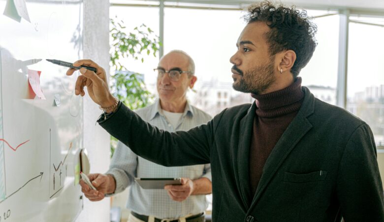 Full Management Vs. Self-Management In Hosting: Which Is Best?